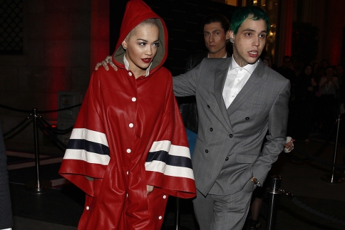 Rita Ora: Με τον πρασινομάλλη γιο του Tommy Hilfiger στο Παρίσι