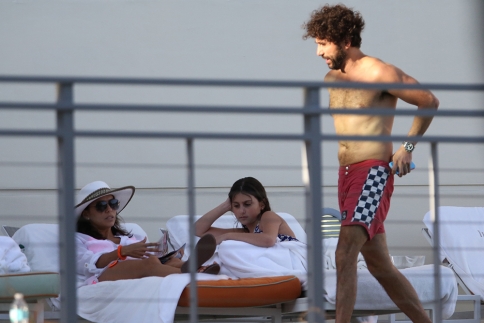 Eva Longoria: Διακοπές στο Μαϊάμι με τον σύντροφό της