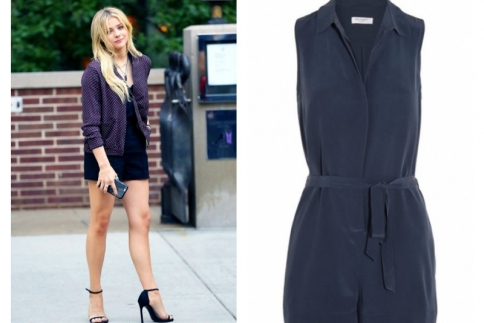 Chloë Moretz : Σέξι και chic με το μπλε playsuit να πρωταγωνιστεί