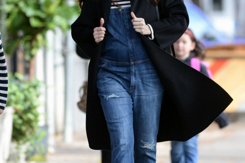Η μέλλουσα μαμά Liv Tyler μας δείχνει πώς να φορέσουμε σαλοπέτα κατά τη διάρκεια της εγκυμοσύνης