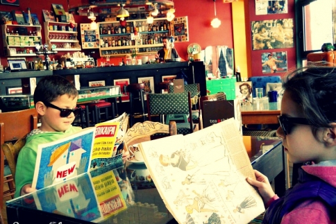 SuperFly Cafe: Ένας παιδότοπος για μεγάλους στο Παγκράτι