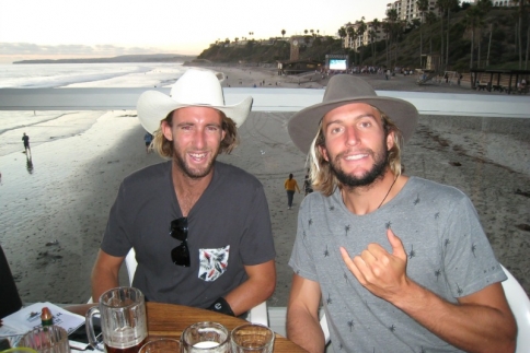 Το boost της ημέρας: Αυτό τα surf boys θα σου φτιάξουν την διάθεση!