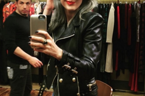 Street style : H Τάμτα με rock-chic look που εντυπωσιάζει