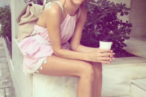 Street style: Η Τάμτα σου προτείνει το τέλειο girly look για τον Ιούλιο