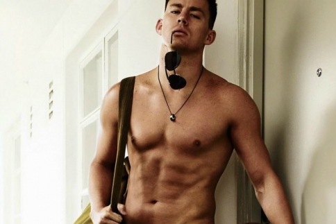 Kούκλος! Ο Channing Tatum μας δείχνει το six pack του στο trailer του Μagic Mike XXL