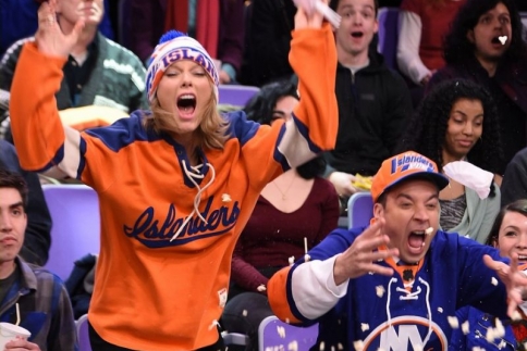 Τaylor Swift και Jimmy Fallon χορεύουν στα γήπεδα!