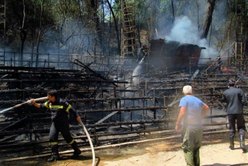 Κάηκε το θέατρο Ρεματιάς στο Χαλάνδρι
