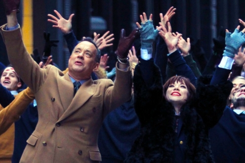 Tom Hanks και Justin Bieber παίζουν στο νέο video clip της Jepsen! Δες το...