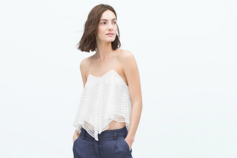 Casual chic : 15 βραδινά τοπ που μπορείς να φορέσεις με τζιν
