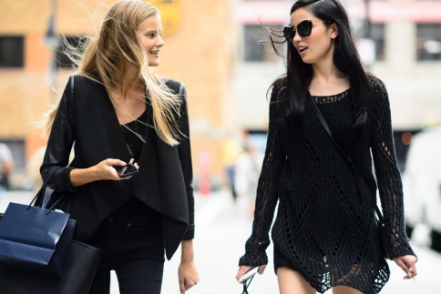 Back to black! Ένα χρώμα, 3 outfits, για όλη μέρα!