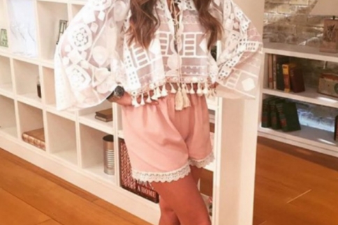 Street style : Η Ελένη Τσολάκη με boho look δοκιμάζει το trend της άνοιξης