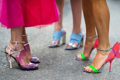 High heels coloured sandals ! Βάλε χρώμα στα ψηλοτάκουνα πέδιλά σου