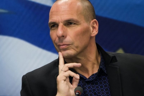  Aποθεώνουν Βαρουφάκη οι Άγγλοι: Ένας φυσιολογικός άνθρωπος!