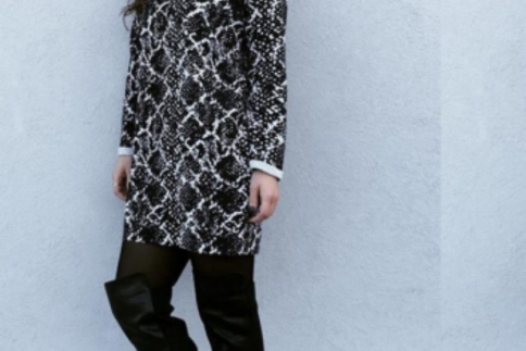 Street style : Η Βάσω Λασκαράκη με over-the-knee μπότες πιο stylish από ποτέ