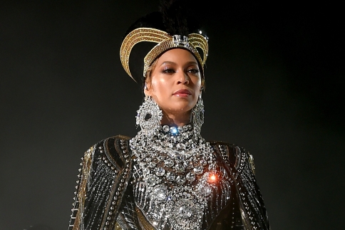 Πρώην ντράμερ της Beyonce την κατηγορεί για... μαύρη μαγεία!