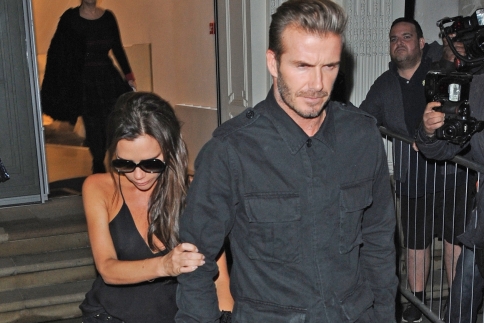 Και βράχηκε και σκόνταψε! Η Victoria Beckham θέλει να ξεχάσει αυτή τη βραδιά