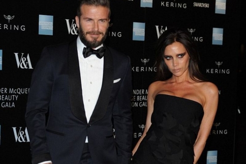 Victoria Beckham: Τι έπαθε το στήθος της και φούσκωσε;