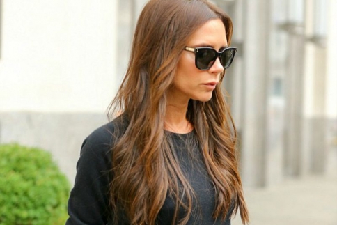 Βack to black: H Victoria Beckham είναι fashion icon