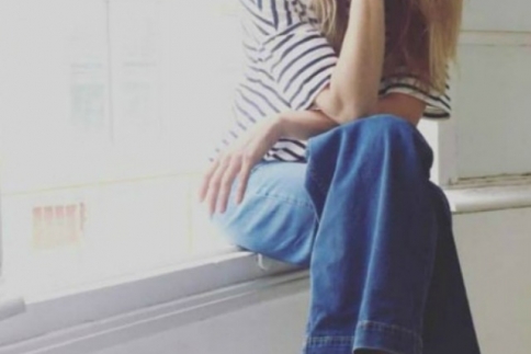 Get the look : Η Βίκυ Καγιά δοκιμάζει navy style και μας αρέσει πολύ!