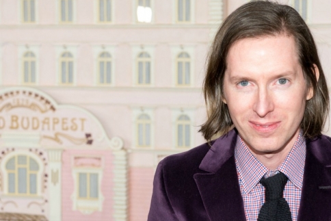 Wes Anderson: Όλες οι πληροφορίες για τον μεγάλο σκηνοθέτη σε ένα βίντεο