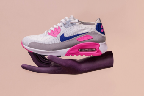 3 outfit για φορέσεις τα sneakers σου με τον πιο girly τρόπο!