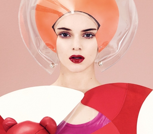 Η Kendall Jenner απαντάει για το bullying με ένα βίντεο εμπνευσμένο από το Mean Girls