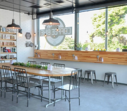 Communal Tables: Η νέα –πιο κοινωνική- τάση στο dining