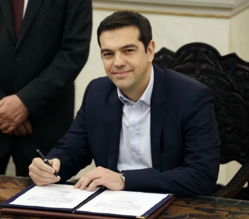 Μan of the Week o Αλέξης Τσίπρας σε διάσημο περιοδικό! Τι τον συμβουλεύουν για το στυλ του