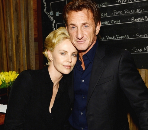 Ο Sean Penn θέλει να παντρευτεί την Charlize Theron! Τι αποκάλυψε για την σχέση τους