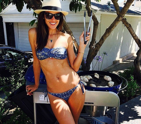 Θέλεις να φτιάξεις τέλειο bikini body; Ξεκίνησε από τώρα με κρέμες κατά της κυτταρίτιδας και ραγάδων