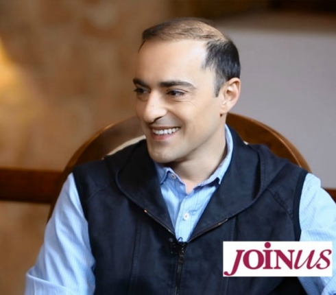 Θανάσης Αλευράς στο JoinUs: Οι Έλληνες έχουμε μια βλαχιά και μια αμορφωσιά 