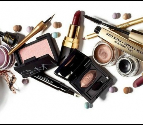 How to: Φτιάξε το νεσεσέρ σου σαν μια γνήσια beauty freak