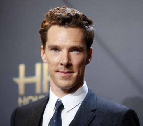 Benedict Cumberbatch : Άντε γ@@@@@τε πολιτικοί!