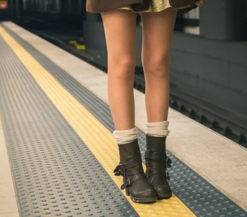 Rock vibes : 10 biker boots για ιδιαίτερο και ροκ στιλ