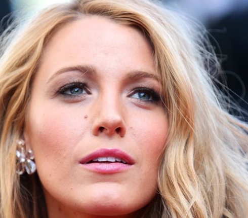 Τα μαλλιά της Blake Lively είναι το σήμα κατατεθέν της