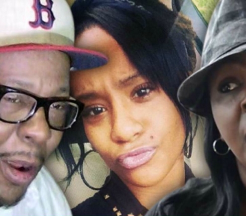 Bobbi Kristina: Τι απαντά η θεία για τη φωτογραφία της από το νοσοκομείο.