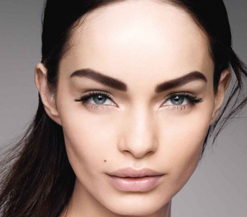 Contouring στα φρύδια: δεν υπάρχει πιο εύκολος τρόπος να το κάνεις! 