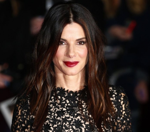 Sandra Bullock: Αναδείχθηκε η ομορφότερη γυναίκα στον κόσμο!