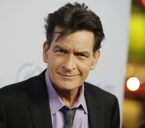 Θα έκανες one night stand με τον Charlie Sheen; 