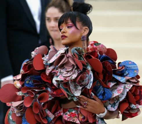 Met Gala 2017: Rihanna σε αγαπάμε