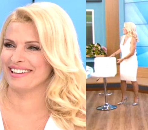 Ελένη Μενεγάκη :  Με total white look στη λαμπερή πρεμιέρα (ρεπορτάζ αγοράς)