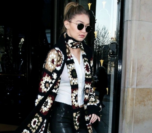 Gigi Hadid : Η Gigi Hadid κάνει την διαφορά και επιλέγει gypsy-chic look