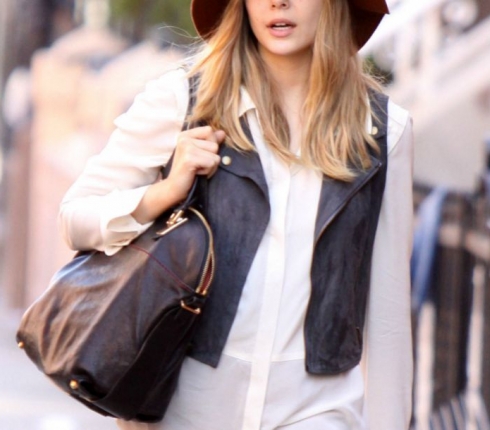 Σε μπερδεύει ο καιρός; 10 stylish γιλέκα για ξεχωριστό στιλ