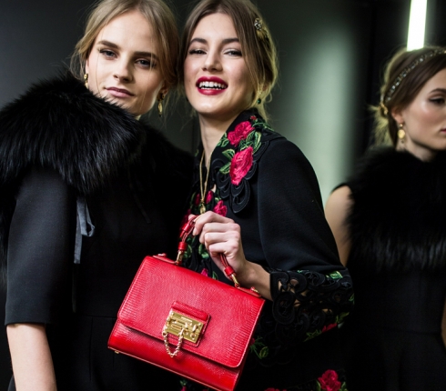 Glow girl! 10 beauty products για να λάμπεις στο party 