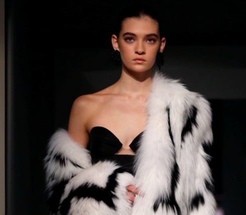 Fur play: Φόρεσε γούνα (προλαβαίνεις ακόμα)