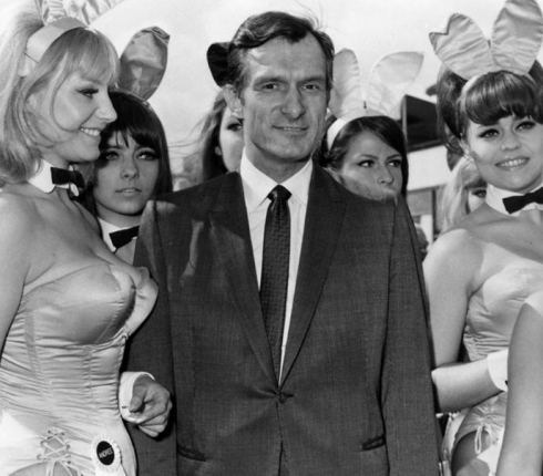 Hugh Hefner: Στα 27 του ήταν ένας άχαρος nerd και δεν ήξερε πώς να ντύνεται 
