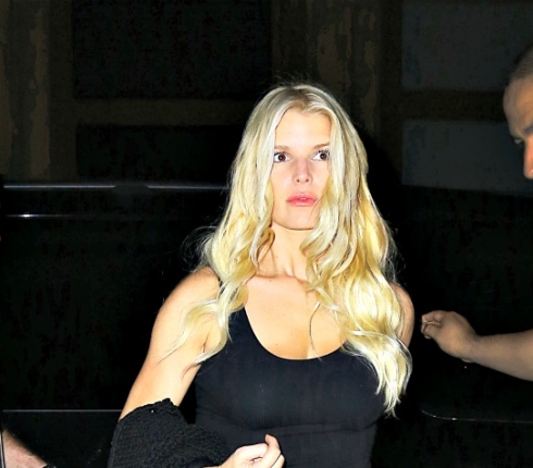 Γιατί Jessica; Στεναχωρήθηκαν οι θαυμαστές της με το νέο look της Simpson