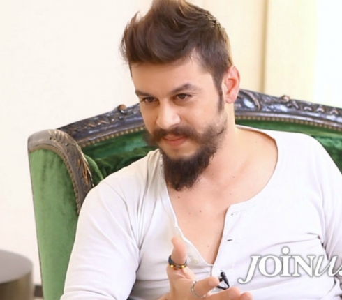 Λεωνίδας Καλφαγιάννης στο JoinUs: Γιατί δεν λέει ότι έχει παιδί; 