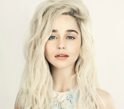 Emilia Clarke χρόνια πολλά! Δεν γινόταν να μη θυμηθούμε τις πιο σέξι στιγμές σου