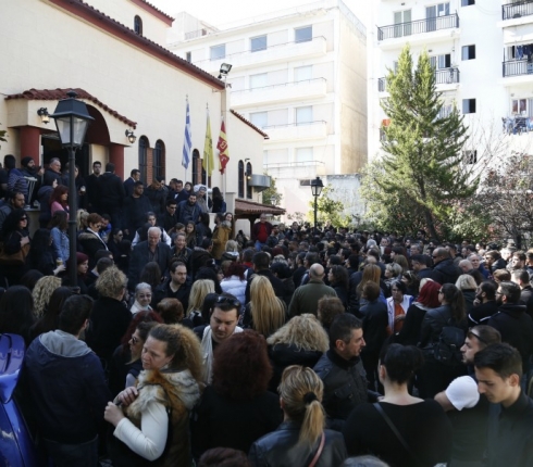 Κηδεία Παντελή Παντελίδη: Με το Είχα κάποτε μια Αγάπη έφτασε η σορός του